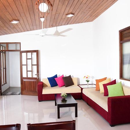 Saru Holiday Apartment - Upto 6 Guests Kandy Eksteriør bilde