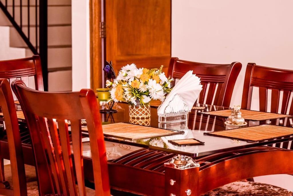Saru Holiday Apartment - Upto 6 Guests Kandy Eksteriør bilde