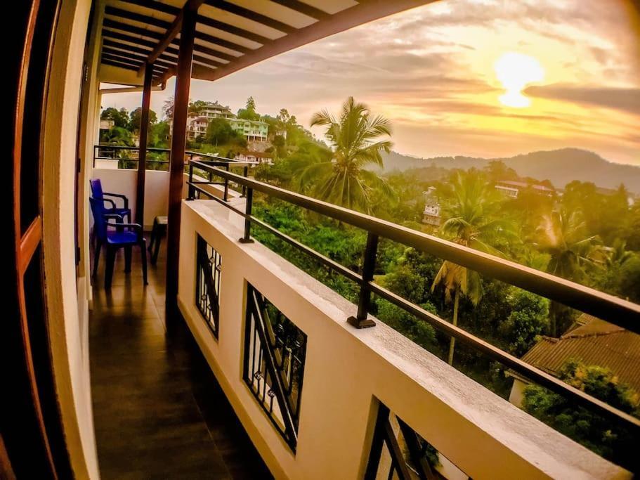 Saru Holiday Apartment - Upto 6 Guests Kandy Eksteriør bilde