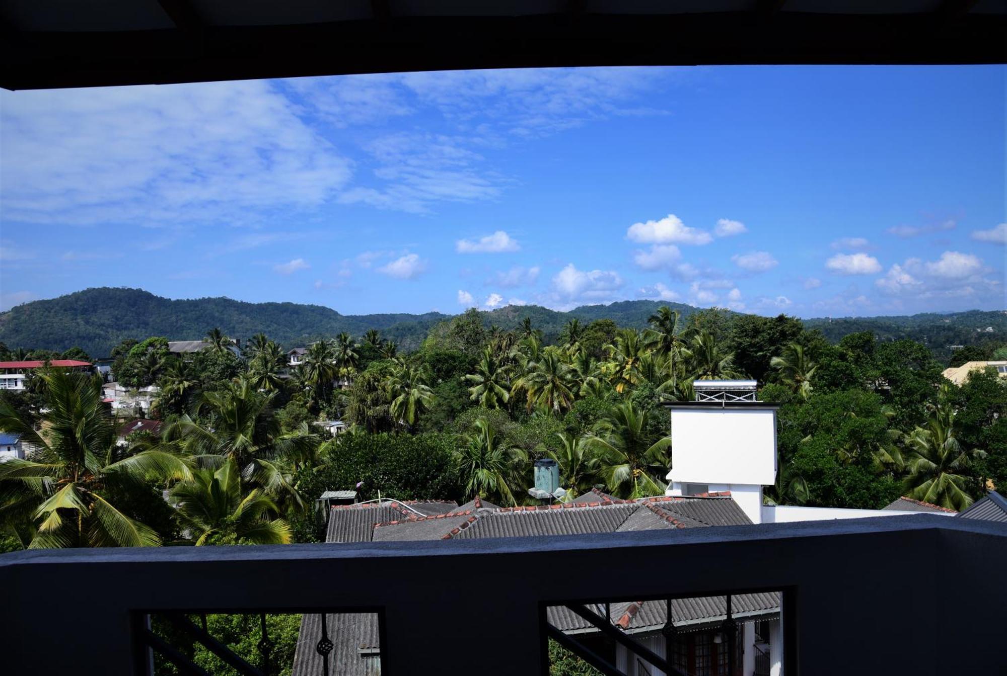 Saru Holiday Apartment - Upto 6 Guests Kandy Eksteriør bilde